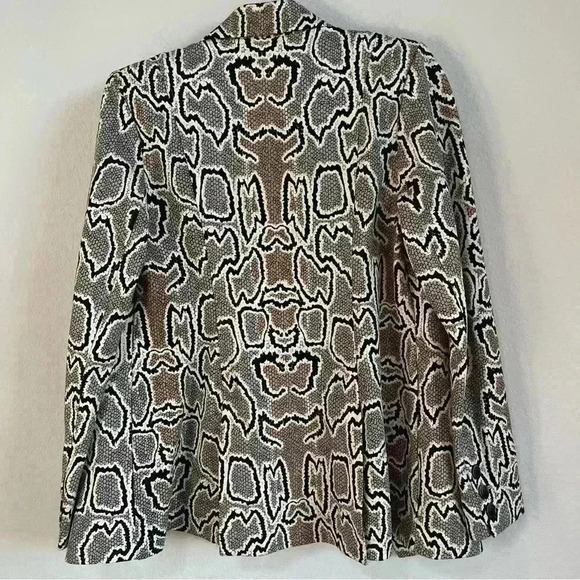 CAbi Women's Double Breasted Snake Print Business Casual Blazer Size 8‎ - Picture 4 of 16